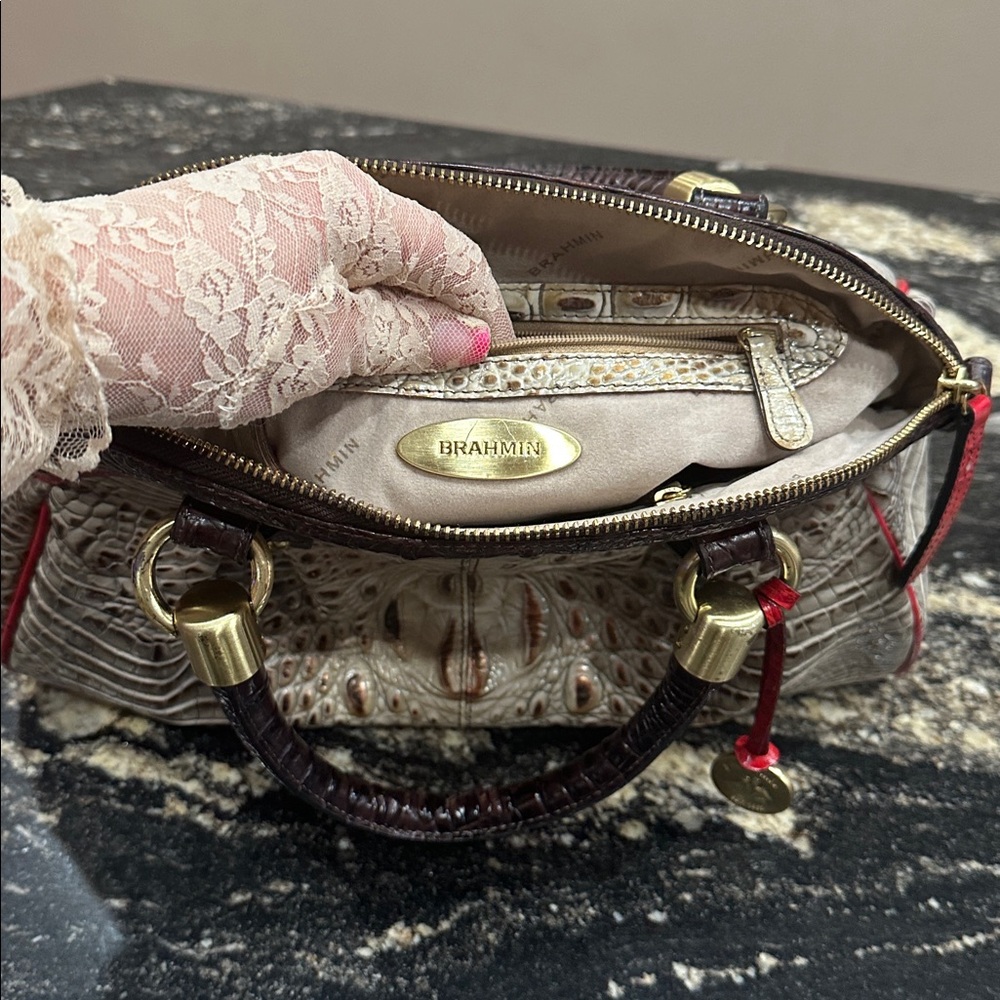 EUC Brahmin “Lisa” croc-embossed satchel - Picture 12 of 16